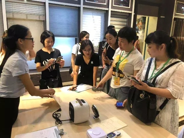 摩力克窗帘双面帘在秋季新品订货会首发上市