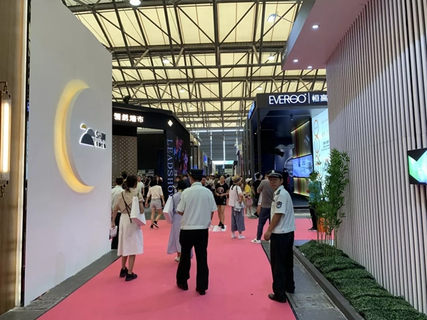 诗画江南壁布上海展会成绩喜人 未来与您共创财富