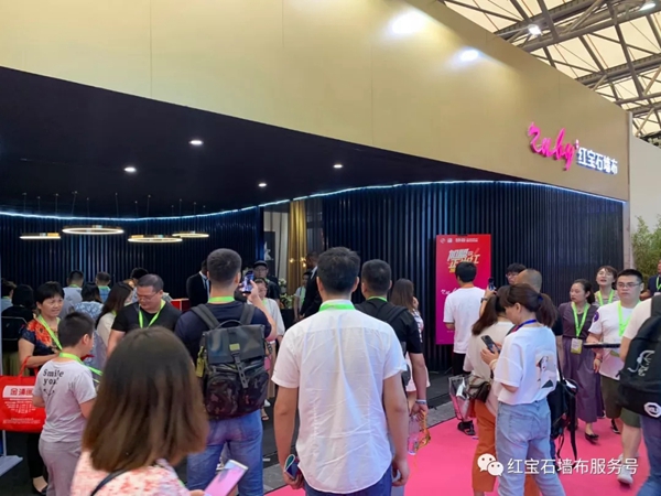红宝石墙布上海展会首战告捷 尽显轻奢品味的世界