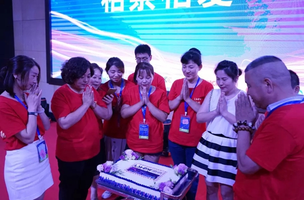 丽绣刺绣无缝墙布2019品牌战略升级峰会精彩回顾