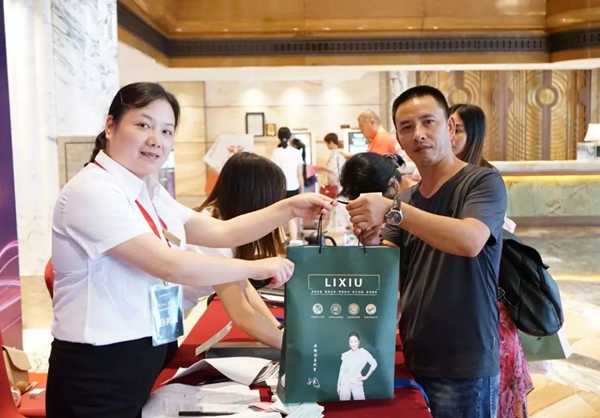 丽绣刺绣无缝墙布2019品牌战略升级峰会精彩回顾