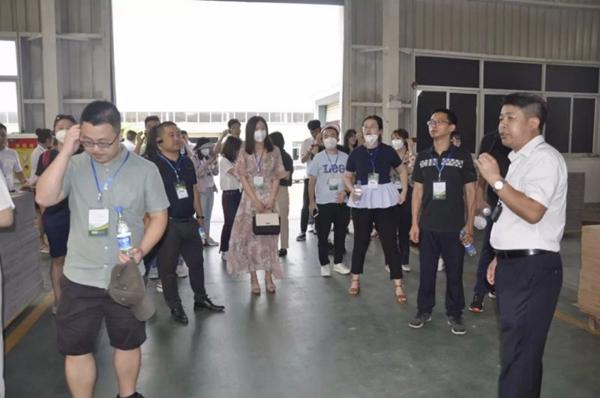 新城控股集团代表齐聚千川木门进行战略集采培训