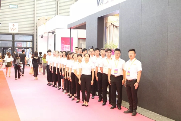 兰客厅上海墙纸墙布展大战告捷 得到高度认可和肯定 兰客厅上海墙纸墙布展大战告捷 得到高度认可和肯定