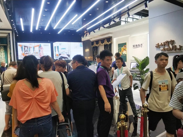 如鱼得水窗帘精品＆溢彩品牌闪耀绽放深圳家纺展 