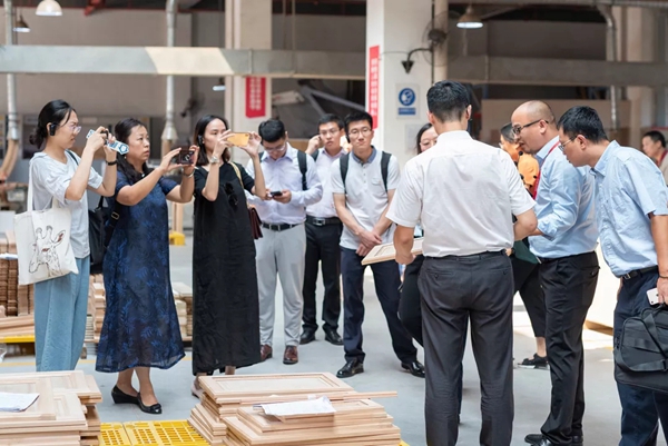 丽博橱柜迎来中国五金制品协会与行业媒体一行参观交流 丽博橱柜迎来中国五金制品协会与行业媒体一行参观交流