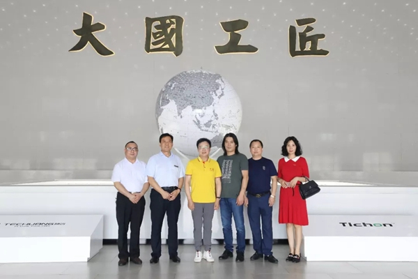 科饶恩门窗迎接湖南省政府原副秘书长一行莅临指导