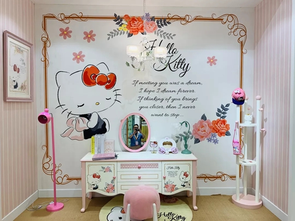 金楠木HELLO KITTY系列软装产品陆续入驻专卖店