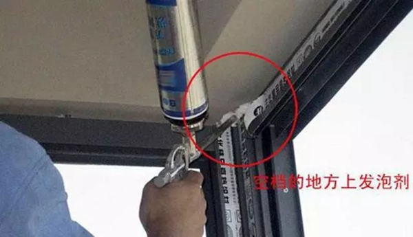 汉唐门窗告诉你门窗填缝该用水泥还是发泡胶