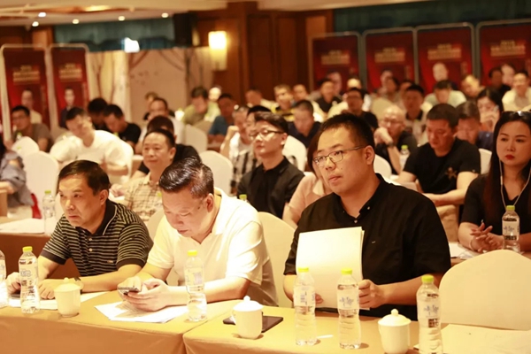 奢匠全屋定制再获殊荣 连任重庆家具行业协会执行会长单位