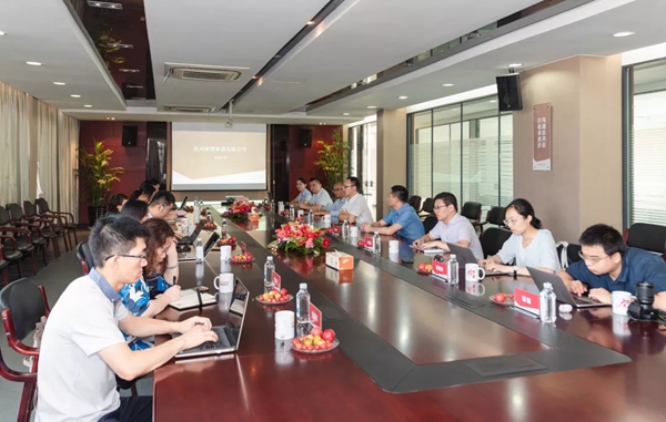 丽博橱柜迎来中国五金制品协会与行业媒体一行参观交流 丽博橱柜迎来中国五金制品协会与行业媒体一行参观交流