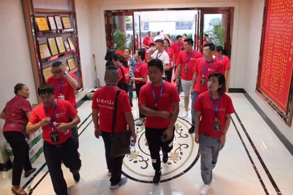 丽绣刺绣无缝墙布诚邀您莅临2019品牌战略升级峰会