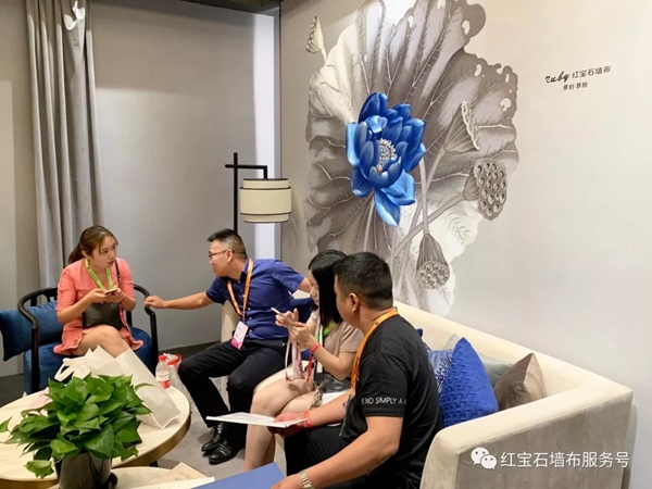 红宝石墙布上海展会首战告捷 尽显轻奢品味的世界