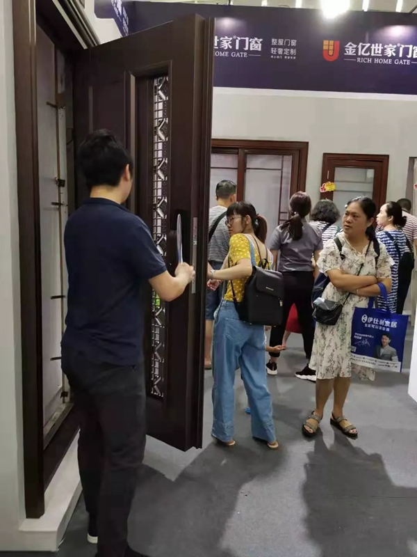 金亿世家门窗携众多产品惊艳亮相佛山家博会