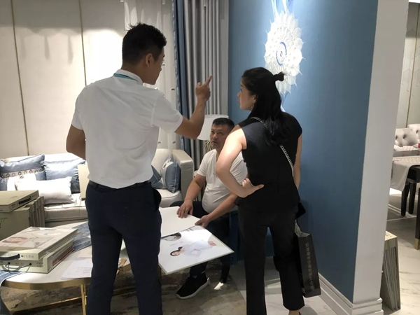 雕刻空间窗帘成功举办2019秋季新品发布会（深圳站）