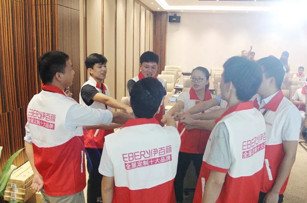 伊百丽全屋定制增添新力量 2019新员工培训圆满结束