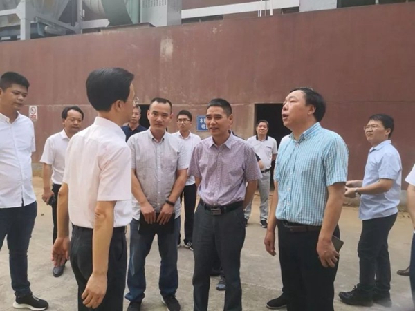 江山市委副书记及市长莅临金凯木门总部进行调研