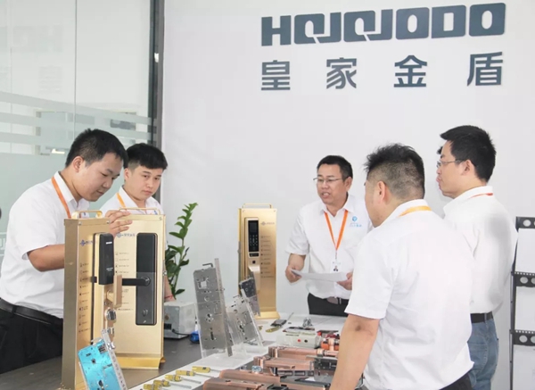 皇家金盾董事长刘建新受访 探讨智能锁品牌发展