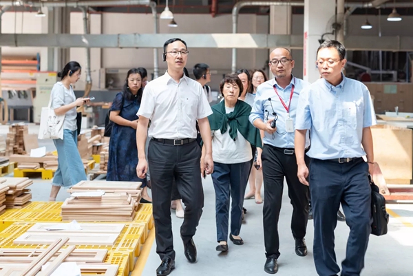 丽博橱柜迎来中国五金制品协会与行业媒体一行参观交流 丽博橱柜迎来中国五金制品协会与行业媒体一行参观交流