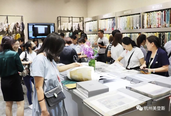 美登斯布艺秋冬新品亮相上海家纺展 品类齐全各具特色
