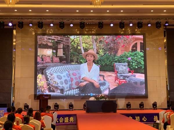 丽绣刺绣无缝墙布2019年品牌战略升级峰会成功举办