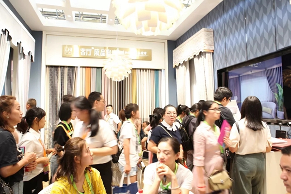 兰客厅勇往直前 为中国成品窗帘行业发展全力奋斗
