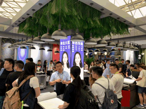 可罗雅墙布上海展会完美收官 8月战绩直逼3月北展