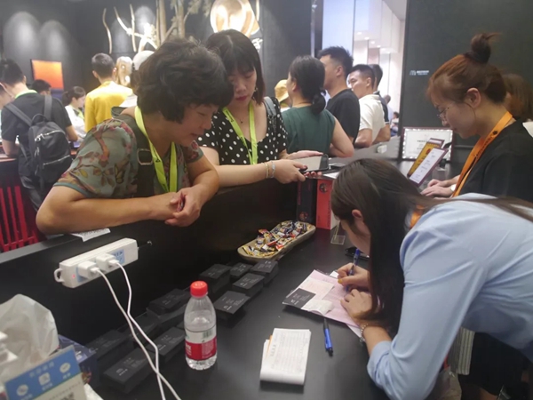 摩登野兽墙布上海展收获满满 期待下一次相遇