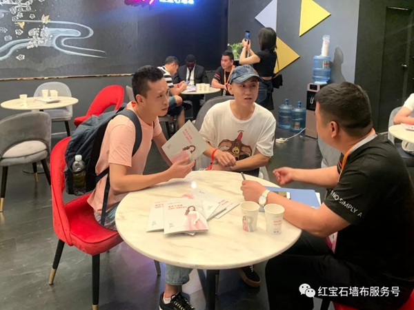 红宝石墙布上海展会硕果累累 共新签约专卖店79家