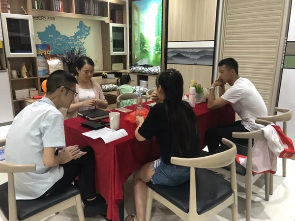 伊百丽V6导师帮扶有效 贵州铜仁店20天业绩破50万