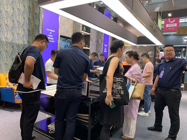 雅菲壁布秋季新品大受欢迎 进馆人流数量创新高