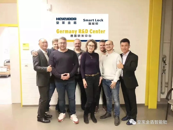 皇家金盾智能锁强势登陆深圳电视台