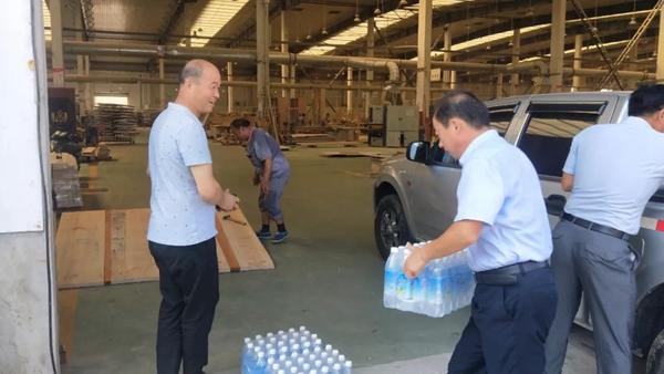嘉禾定智战酷暑 上级送清凉 嘉禾定智战酷暑 上级送清凉