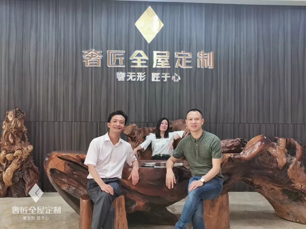 奢匠家居迎来“渝派家居 精工智造”栏目 获同行高度肯定