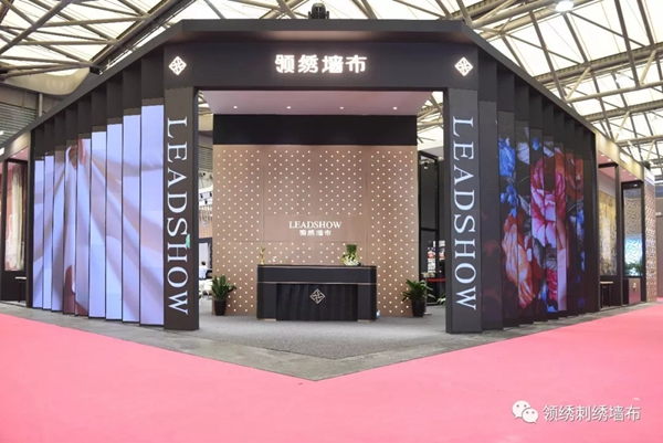 领绣墙布引爆上海墙纸墙布展 四大新品揭开神秘面纱