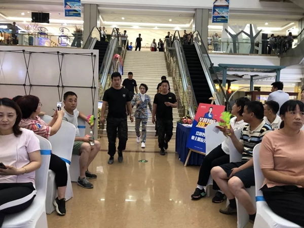 科凡全屋定制邢台明星活动圆满落地 现场再掀签单高潮 科凡全屋定制邢台明星活动圆满落地 现场再掀签单高潮