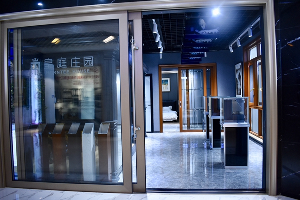 【慧亚探店】| 揭秘！400㎡店面如何实现全屋一站式定制