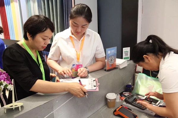 兰客厅上海墙纸墙布展大战告捷 得到高度认可和肯定 兰客厅上海墙纸墙布展大战告捷 得到高度认可和肯定