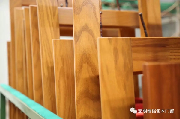 宏明泰铝包木门窗新品官宣 超乎想象的全景玻璃幕墙