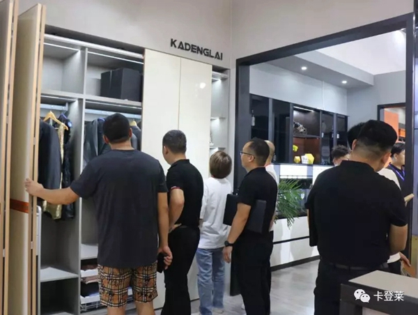 卡登莱全屋定制亮相中原国际博览会 开展第一天燃爆全场