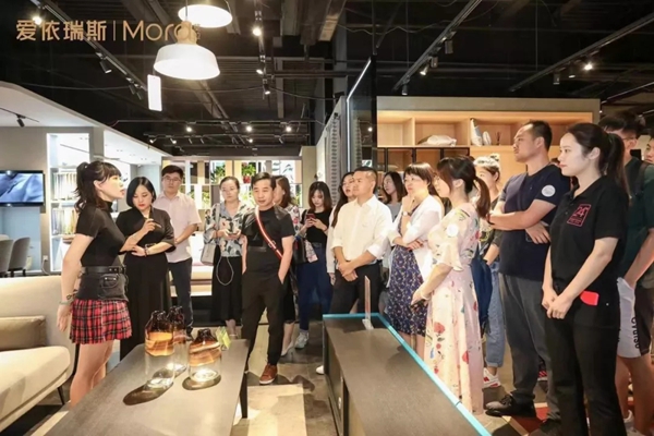 爱依瑞斯家居莫拉品鉴会圆满结束 媒体记者化身莫拉体验官