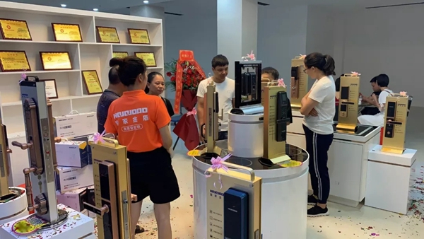 皇家金盾智能锁强势入驻惠州栢顺居 惠州店盛大开业