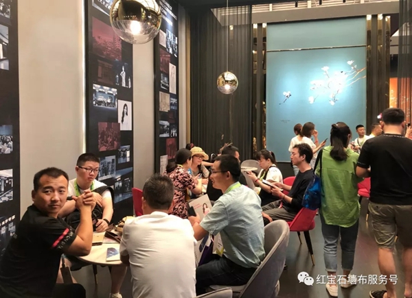 红宝石墙布上海展会硕果累累 共新签约专卖店79家