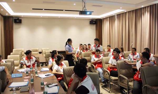 伊百丽全屋定制增添新力量 2019新员工培训圆满结束