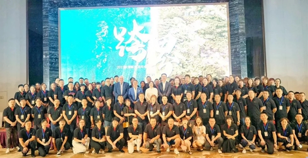 德诺壁纸软装成功举办十年跨界新品发布会