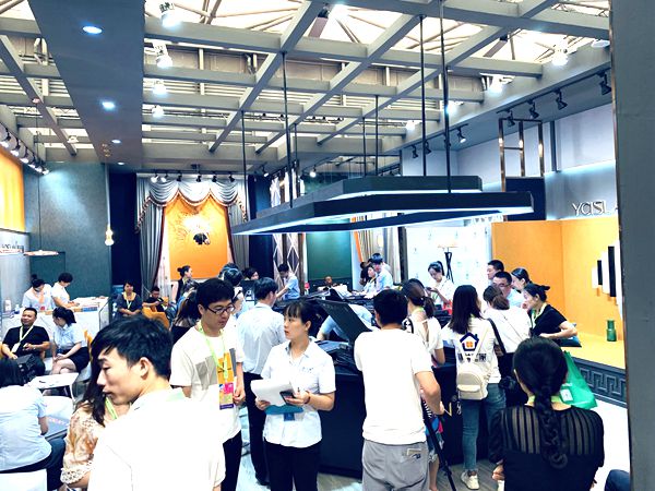 上海墙纸墙布展丨雅诗澜窗帘墙布邹胜平:走“互联网+”新模式 上海墙纸墙布展丨雅诗澜窗帘墙布邹胜平:走“互联网+”新模式