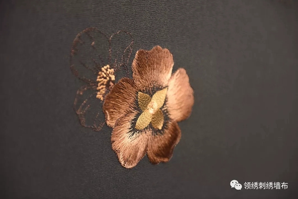 领绣墙布引爆上海墙纸墙布展 四大新品揭开神秘面纱