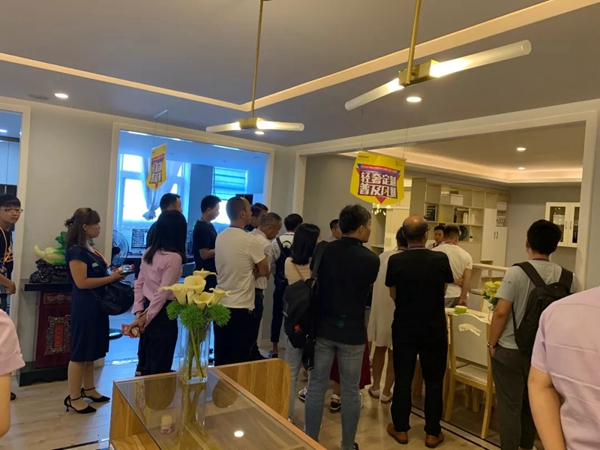 科凡全屋定制财富分享会走进六安 探索4.0智能制造魅力