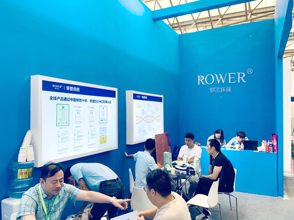 上海墙纸墙布展丨罗尔环保王泽锋：透明的包装将是未来辅料发展的方向