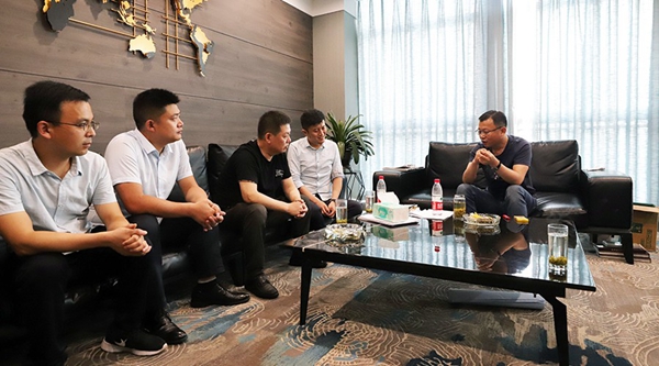 易高家居迎来大德集团董事长王务平一行莅临参观交流