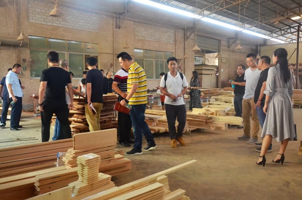 珠海市室内装饰行业协会走进丰成帝纳进行实地考察